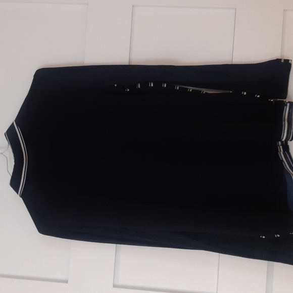 🌞3/$50 Comfortable Long sleeved blouse - Picture 3 of 5